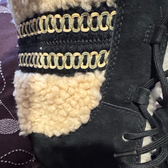 UGG Black and Cream Winter Boots - Picture 4 of 14
